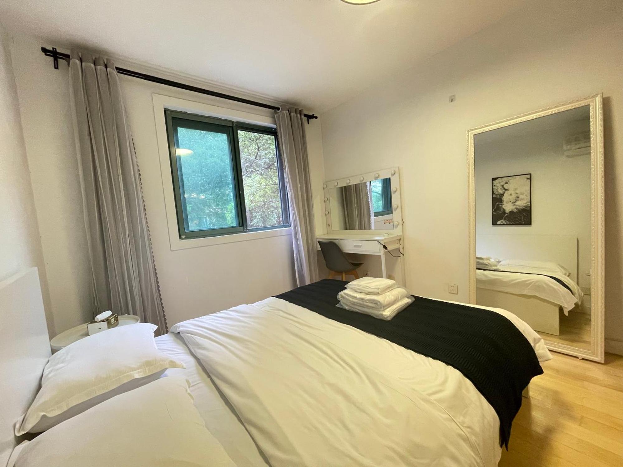 Book And Bed-lujiabang